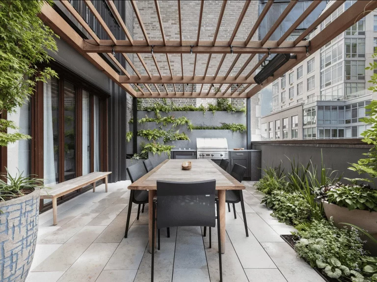 Bromic Tungsten Electric en pérgola