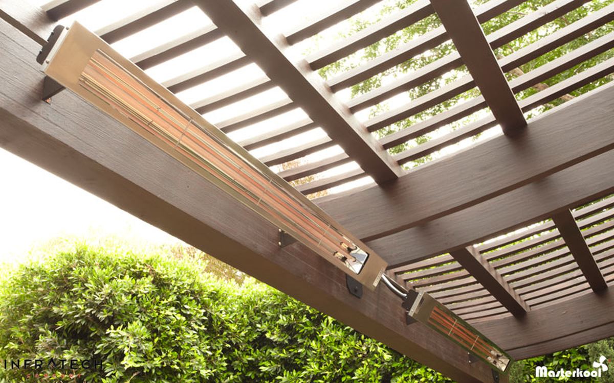 calefactores-infratech-slimline-pergola-jardin Calefactores Infratech Slimline bajo una pérgola de jardín